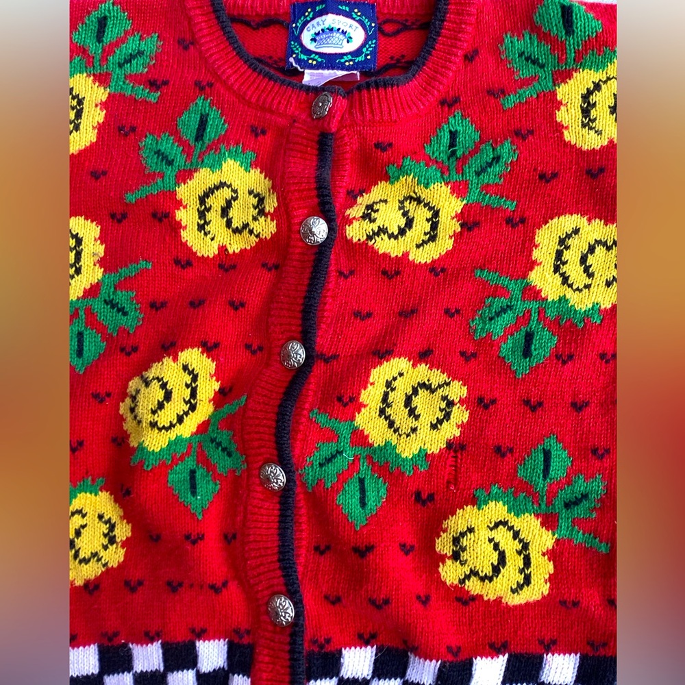 🥰 Vintage  CARDIGAN SWEATER •SILVER BUTTONS FLORAL  4/6 IMO - Picture 2 of 16